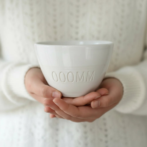 Bowl cerámica artesanal con texto Mon Amour esmaltado en blanco y blanco - Maia Artesanía Cerámica