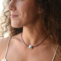 collar-bola-verde-joyeria-ceramica-artesanala-regalo-cuero-plata2_