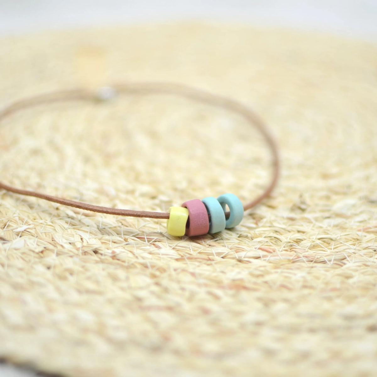 collar-ceramica-cuero-plata-artesania-regalo-nube1