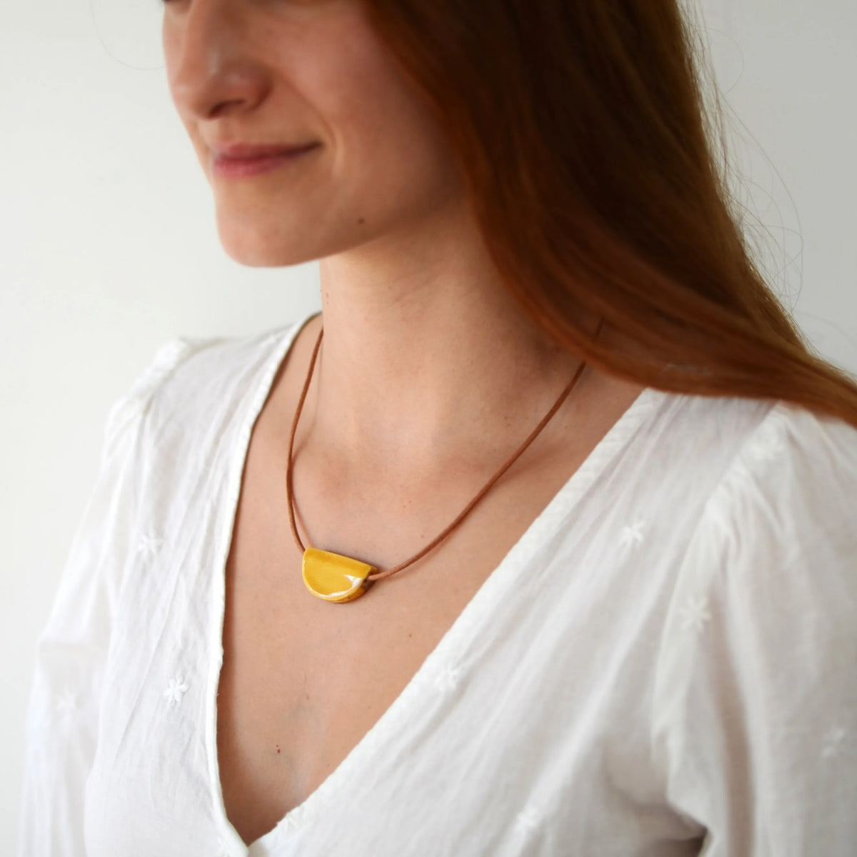 COLLAR MEDIA LUNA MIEL