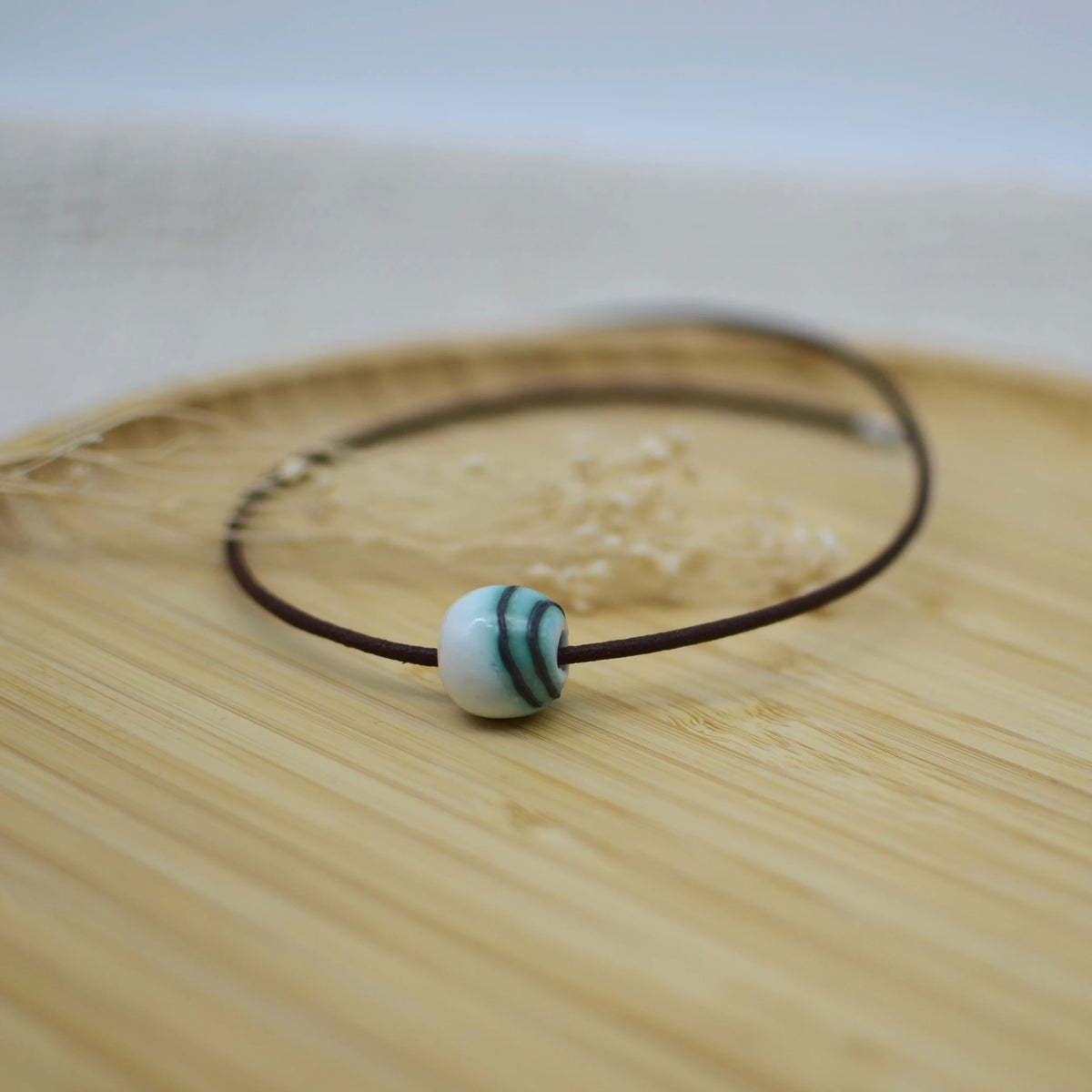 collar-plata-cuero-bolita-esfera-blanco-verde-regalo-exclusivo-original2