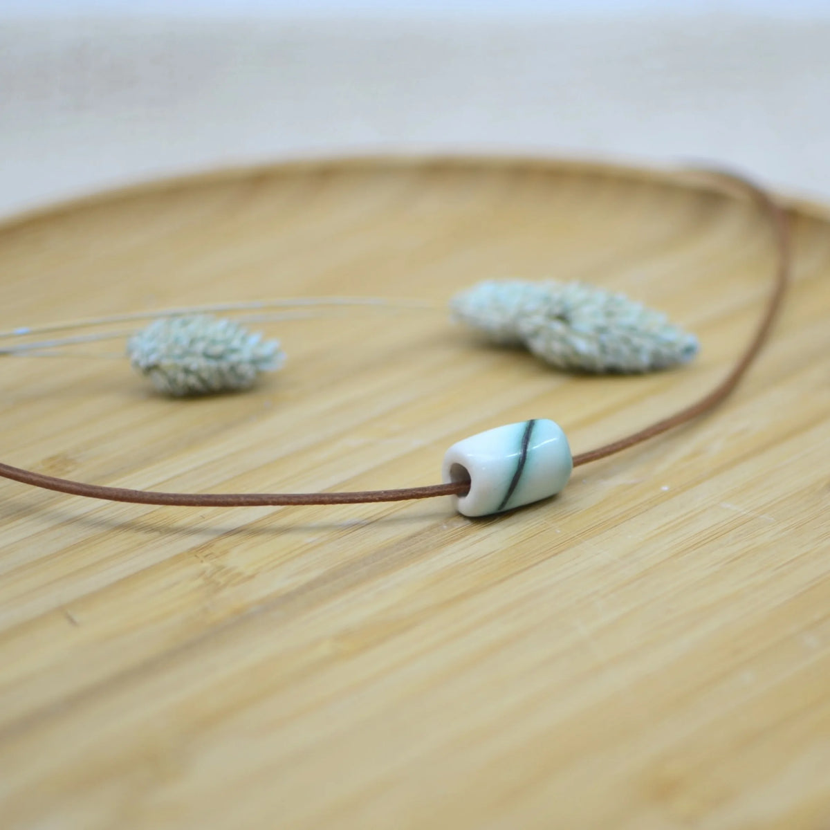 collar-tubo-verderayo-regalo-ceramica-artesanal-cuero-plata-grande_3