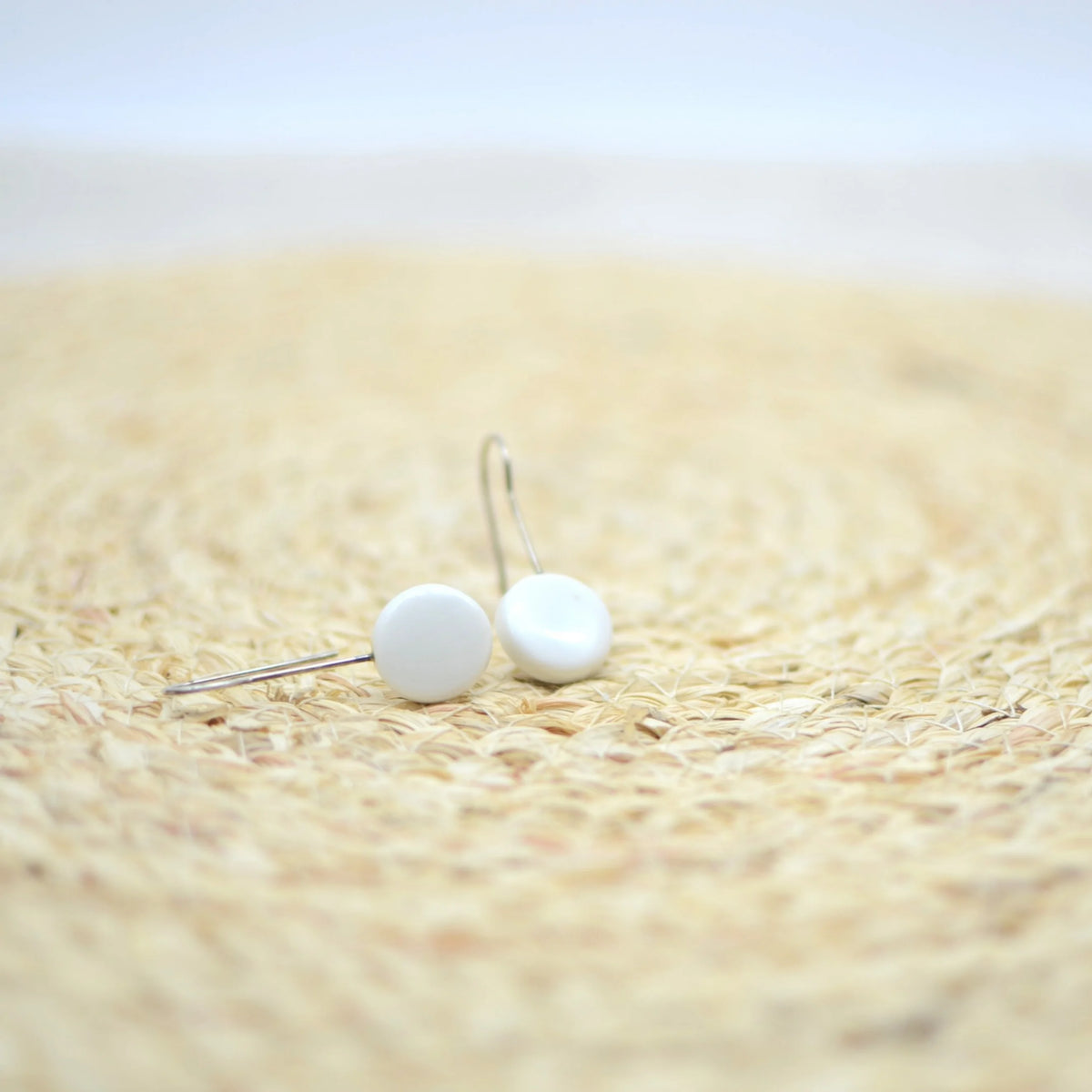 pendiente-ceramica-artesanal-plata-blanco-regalo