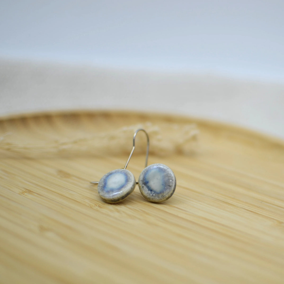 pendiente-ceramica-artesanal-plata-gris-regalo1
