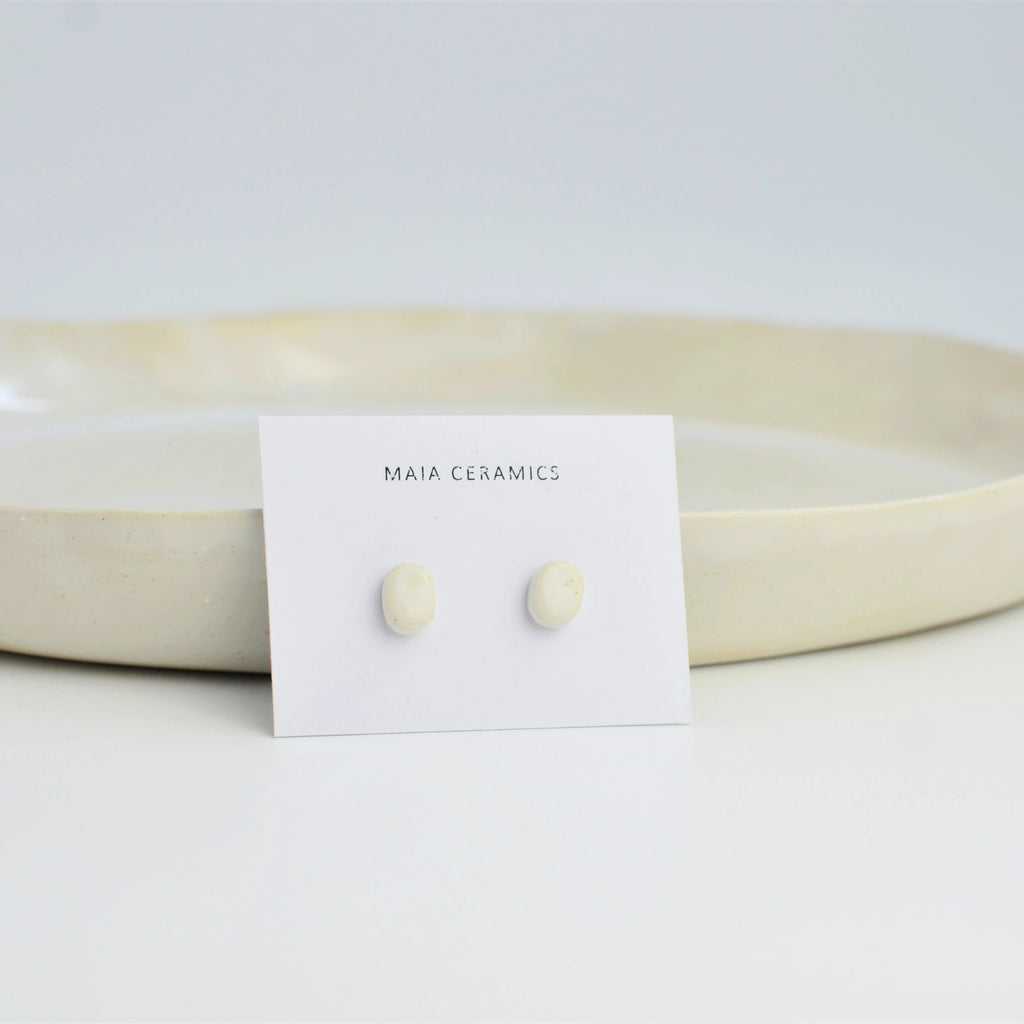 pendiente-luna-botón-ceramica-artesanal-plata-regalo-pequeño-blanco2