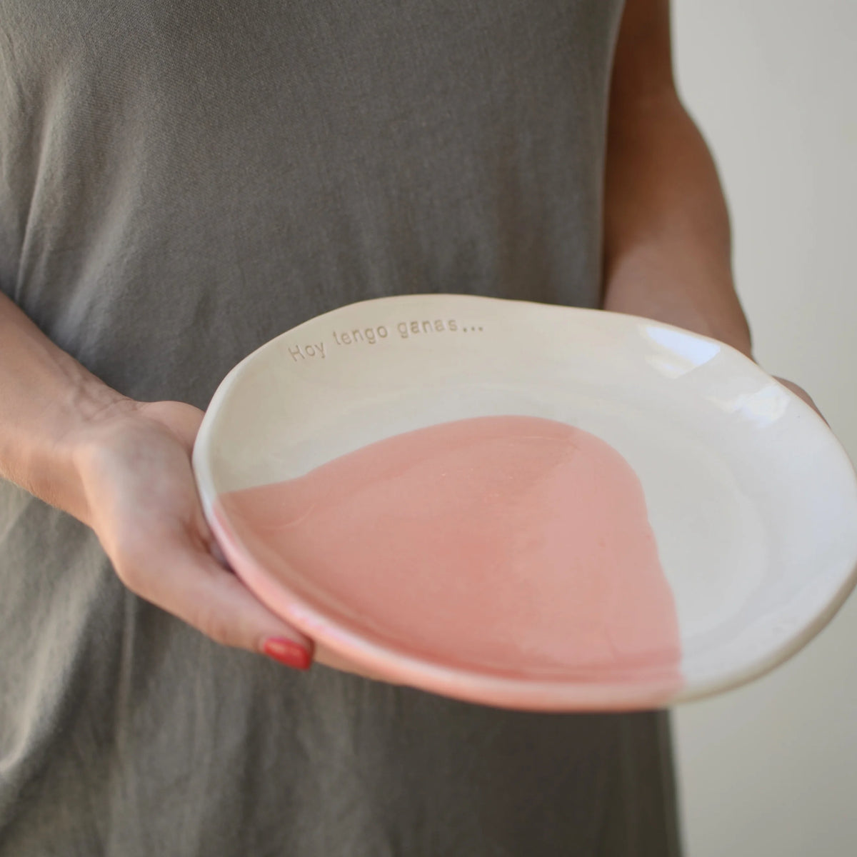 plato-artesanal-ceramica-regalo-personalizado-hoytengoganasdeti