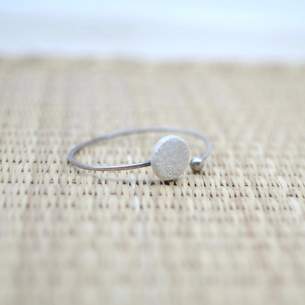 pulsera-plata-ceramica-artesanal-banco-flores-mandala-ajustable-regalo