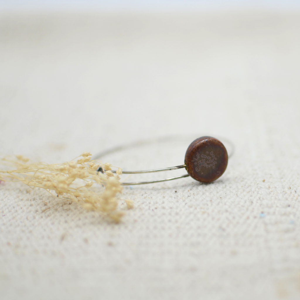 pulsera-plata-ceramoca-artesanal-marron-dorado-regalo