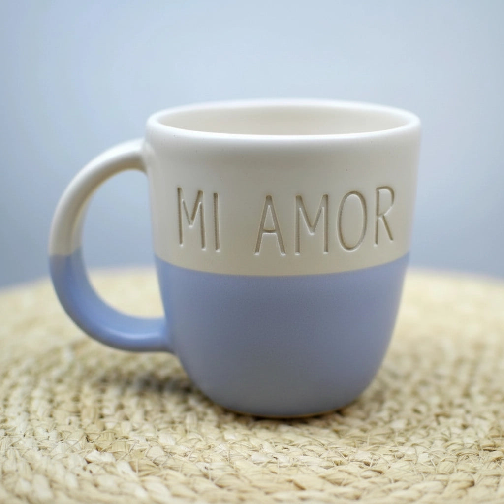 Taza Sonríe personalizada con texto a mano, cerámica artesanal 250-300 ml — regalo único y original de Maia Cerámica. celeste, mi amor