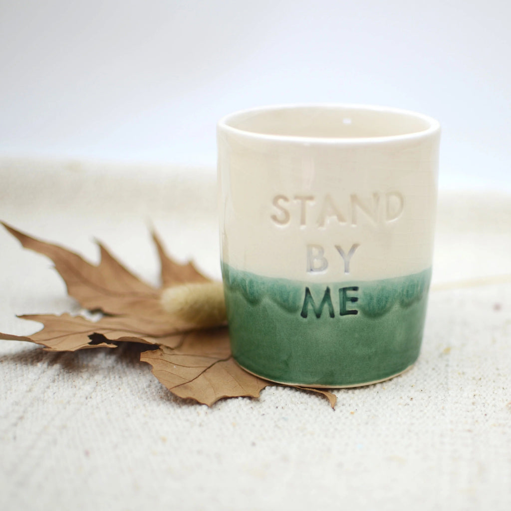 Vaso cerámica artesanal Stand By Me esmaltado en verde y blanco hecho a mano - Maia Artesanía Cerámica